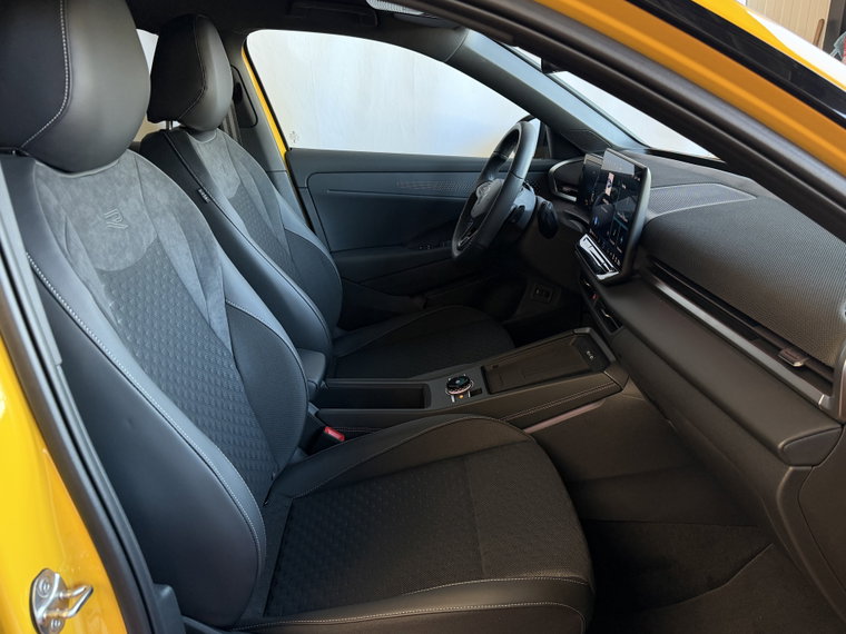 Vehicle Image 37