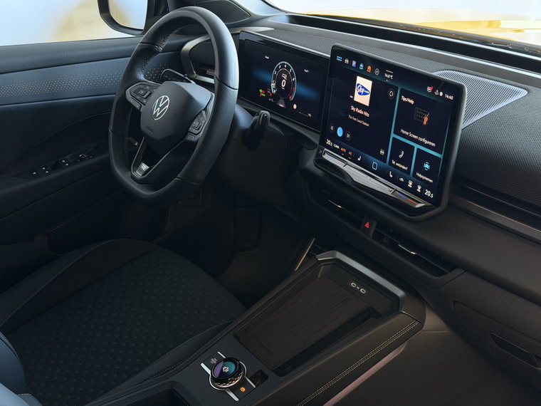 Vehicle Image 38