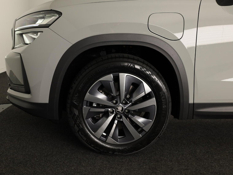 Vehicle Image 33
