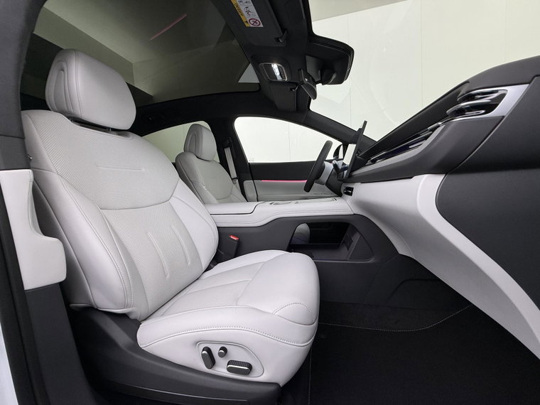 Vehicle Image 41