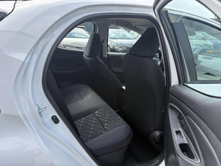 Vehicle Image 11