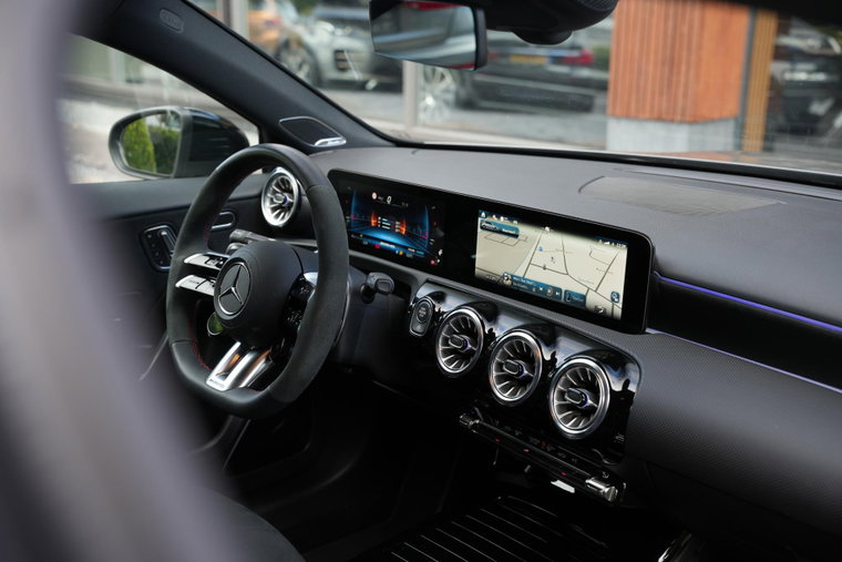 Vehicle Image 31