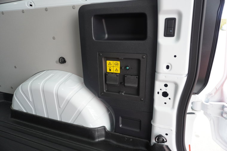 Vehicle Image 13