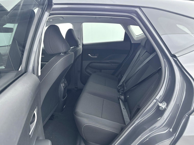 Vehicle Image 25