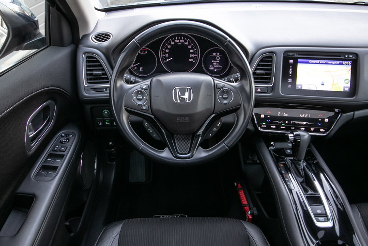 Vehicle Image 16