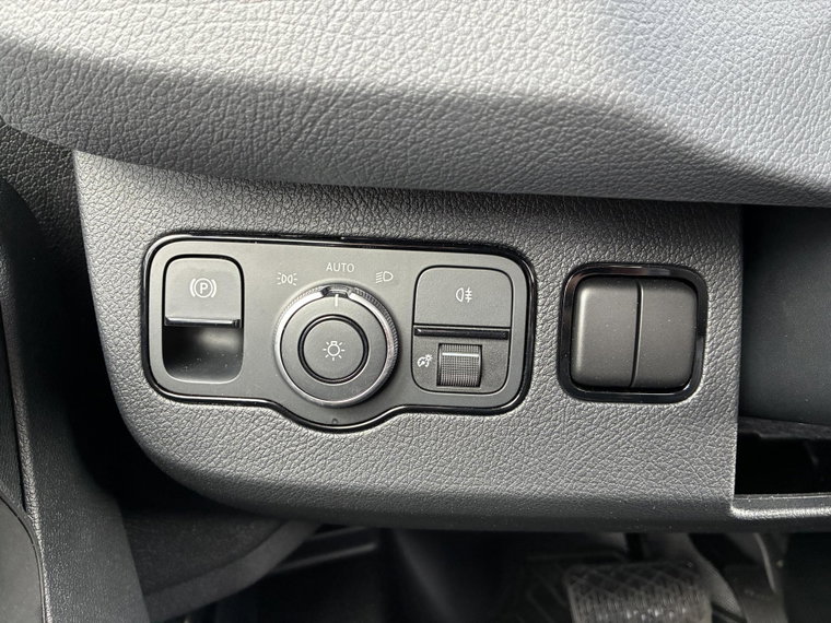 Vehicle Image 26