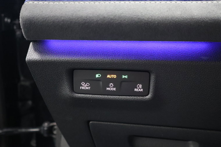 Vehicle Image 21