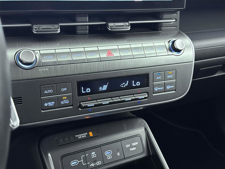 Vehicle Image 26