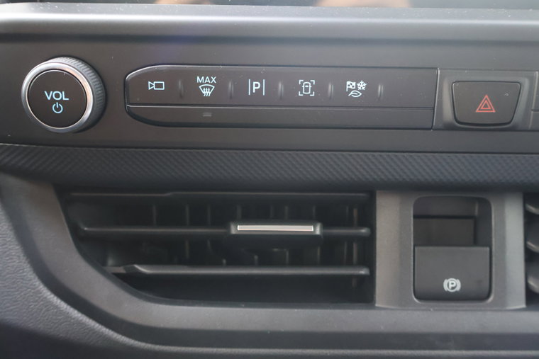 Vehicle Image 29
