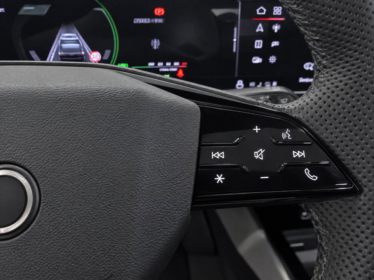 Vehicle Image 23