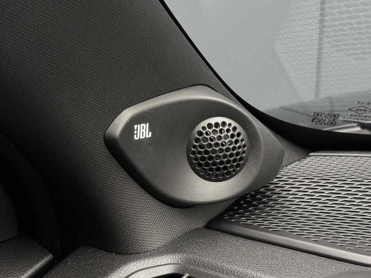 Vehicle Image 24