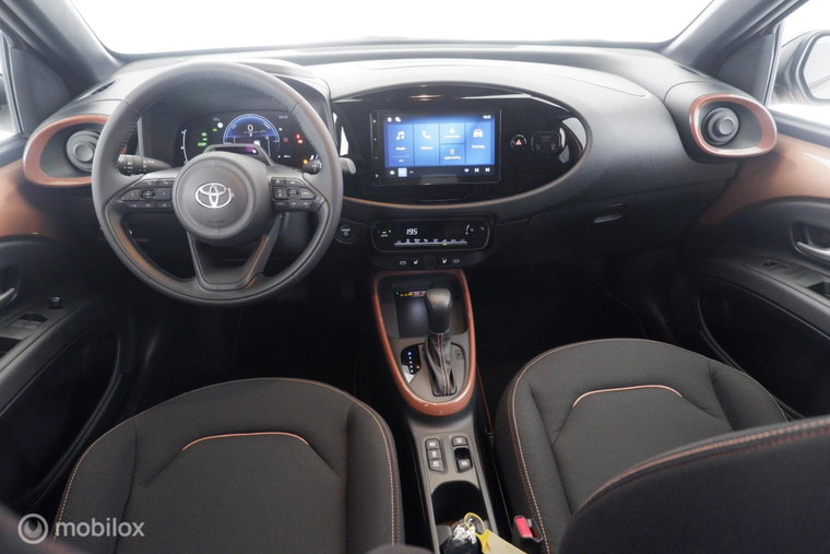 Vehicle Image 10