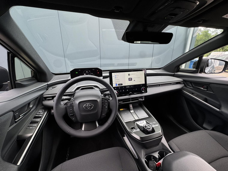 Vehicle Image 15