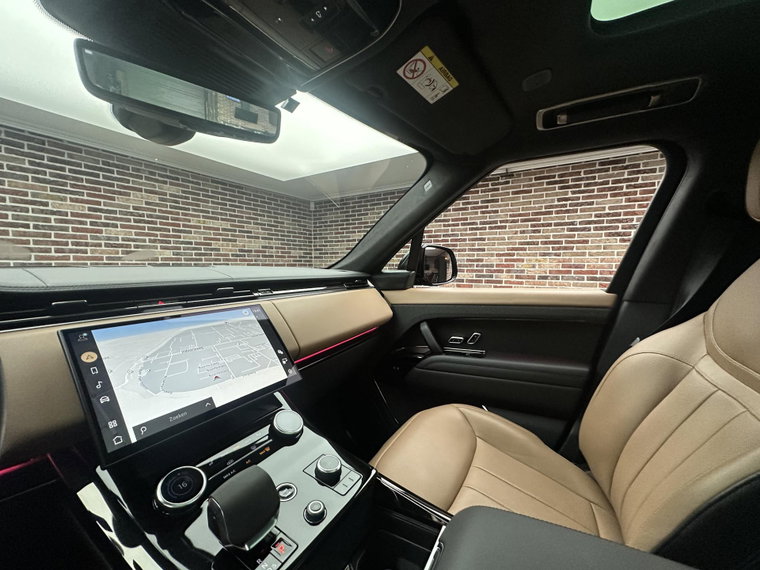 Vehicle Image 23