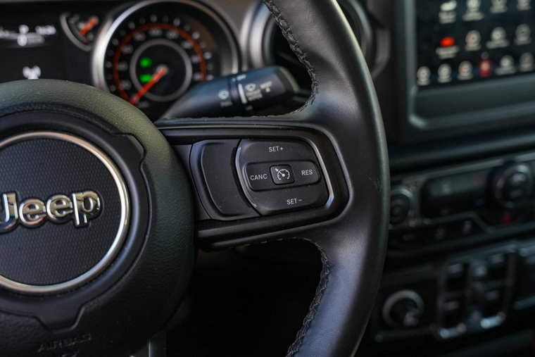 Vehicle Image 21