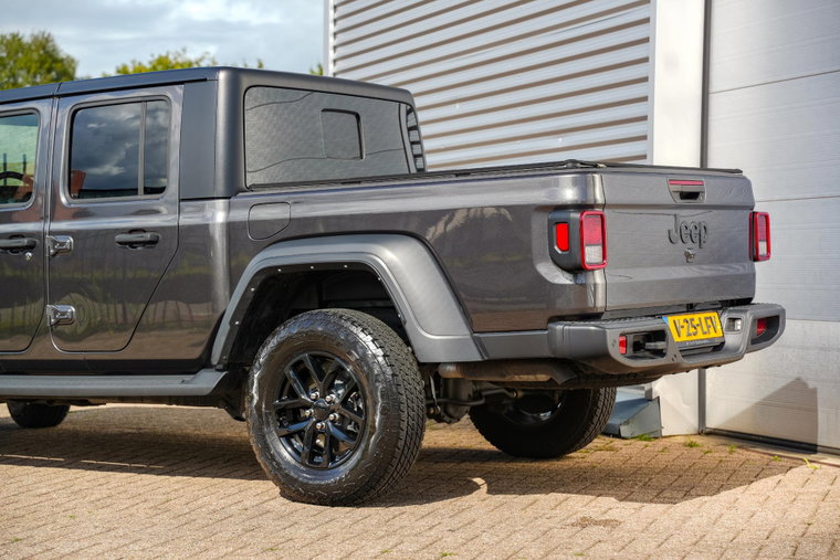 Vehicle Image 30