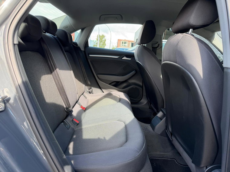 Vehicle Image 31