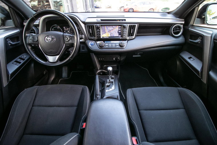 Vehicle Image 15