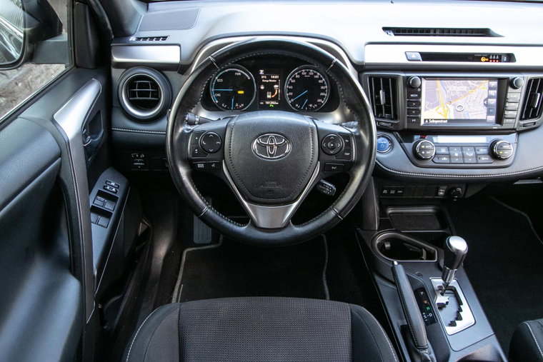 Vehicle Image 16