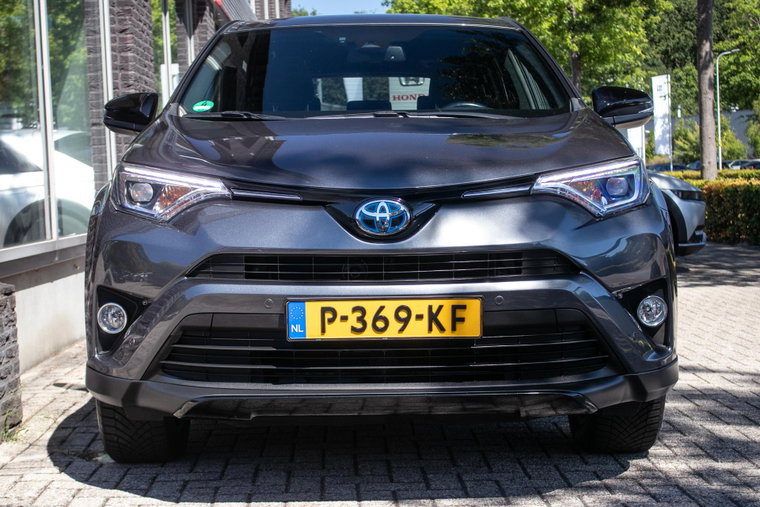 Vehicle Image 10