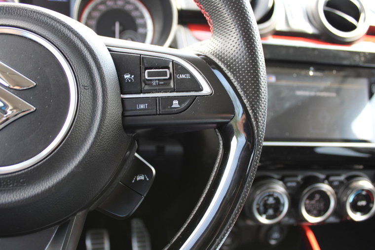 Vehicle Image 25