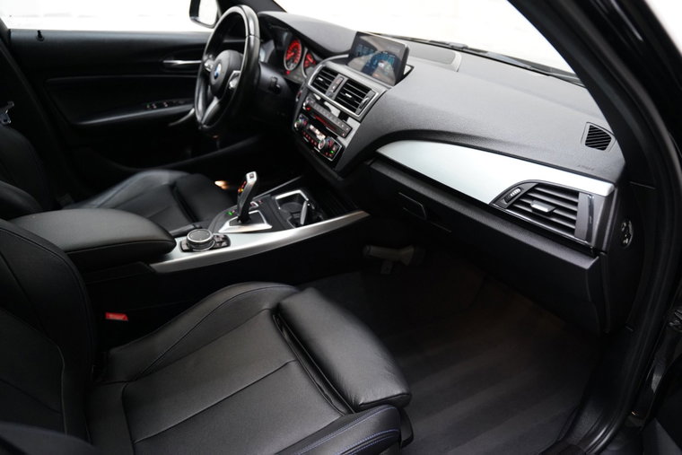 Vehicle Image 38