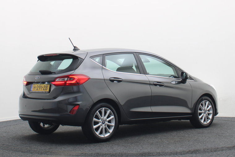 Vehicle Image 17