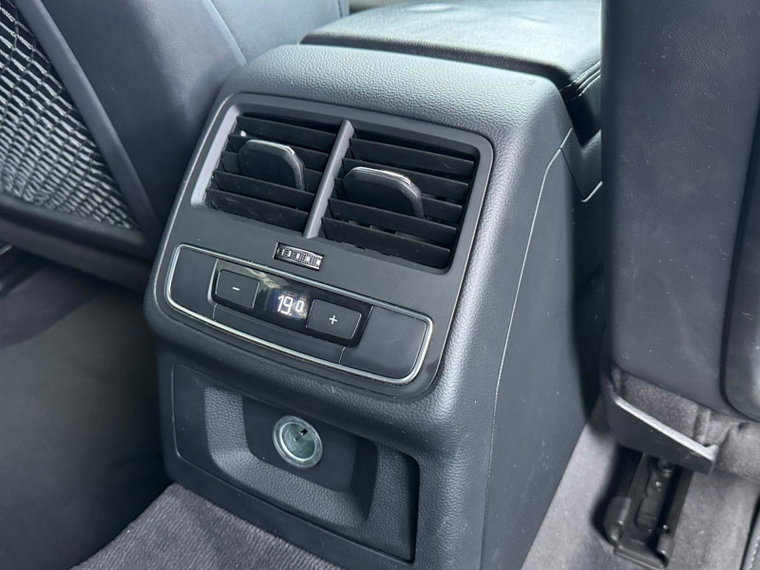 Vehicle Image 27