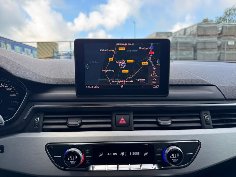 Vehicle Image 8