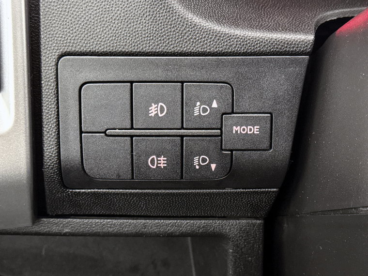 Vehicle Image 26