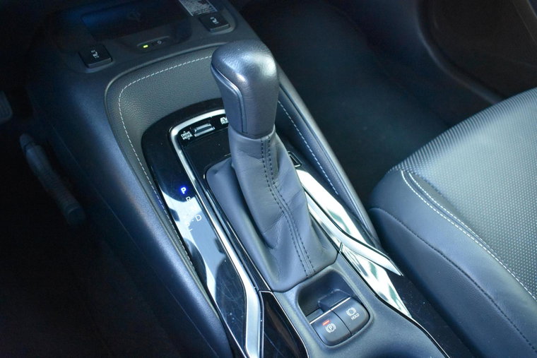 Vehicle Image 25