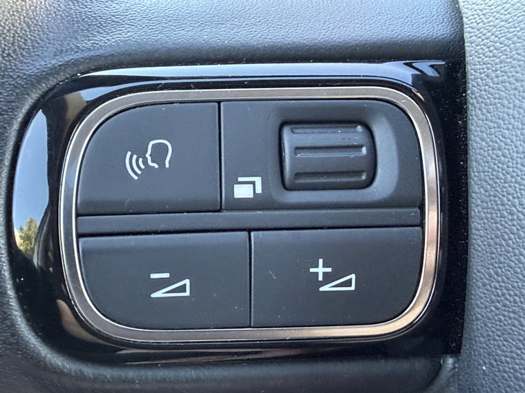 Vehicle Image 26