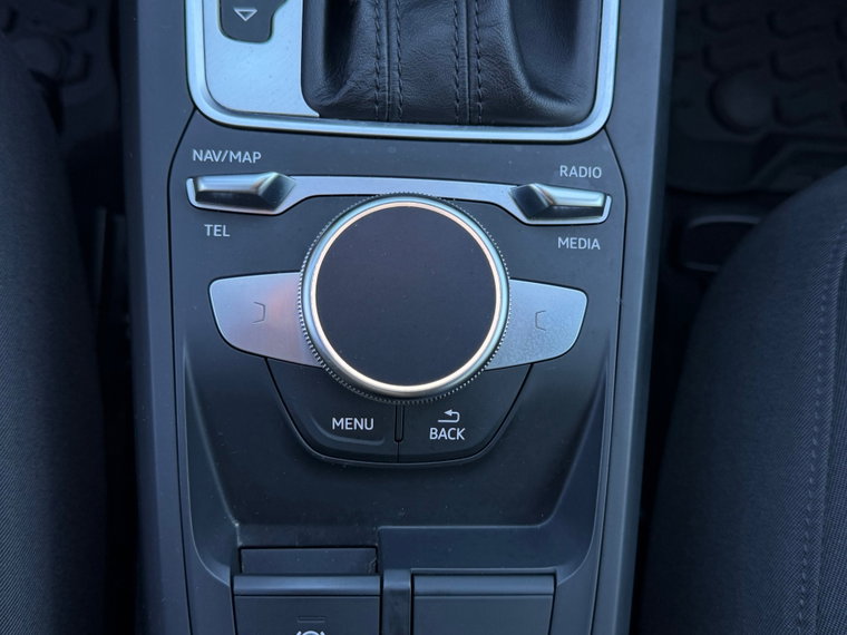 Vehicle Image 23