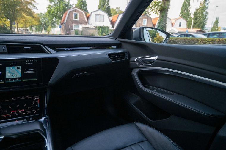 Vehicle Image 35
