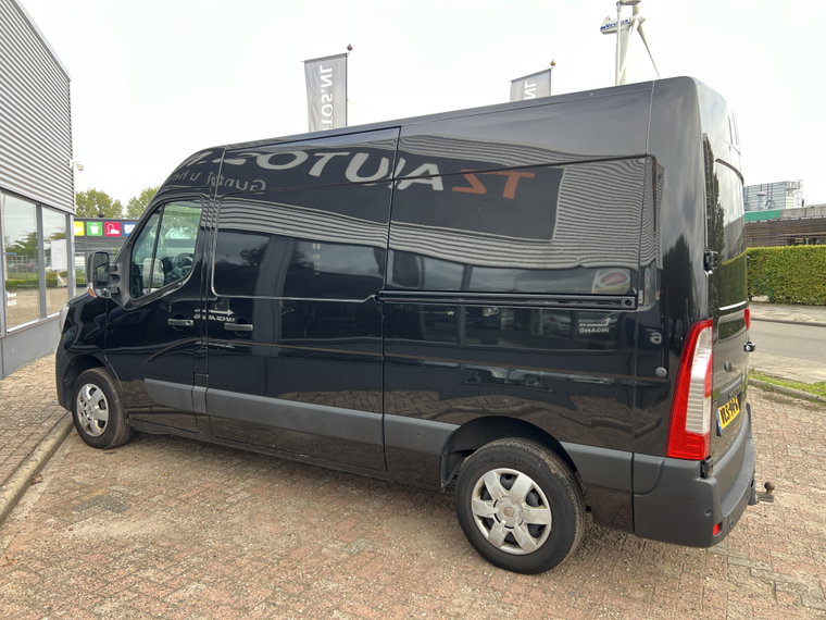 Vehicle Image 28