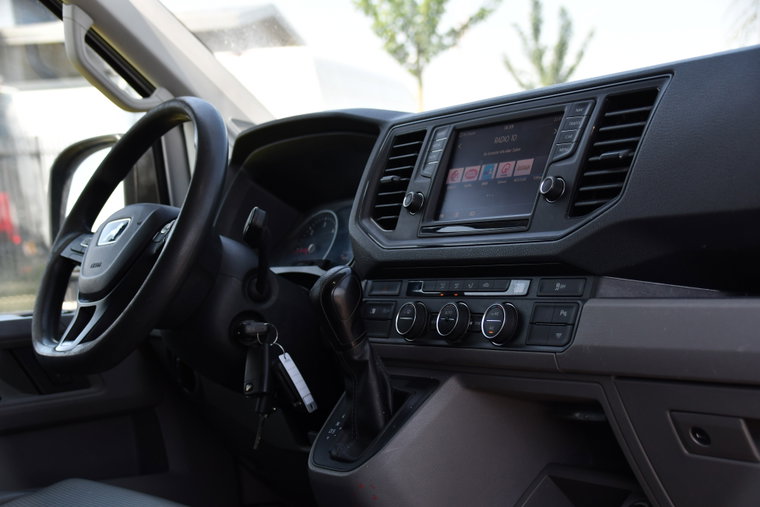 Vehicle Image 25