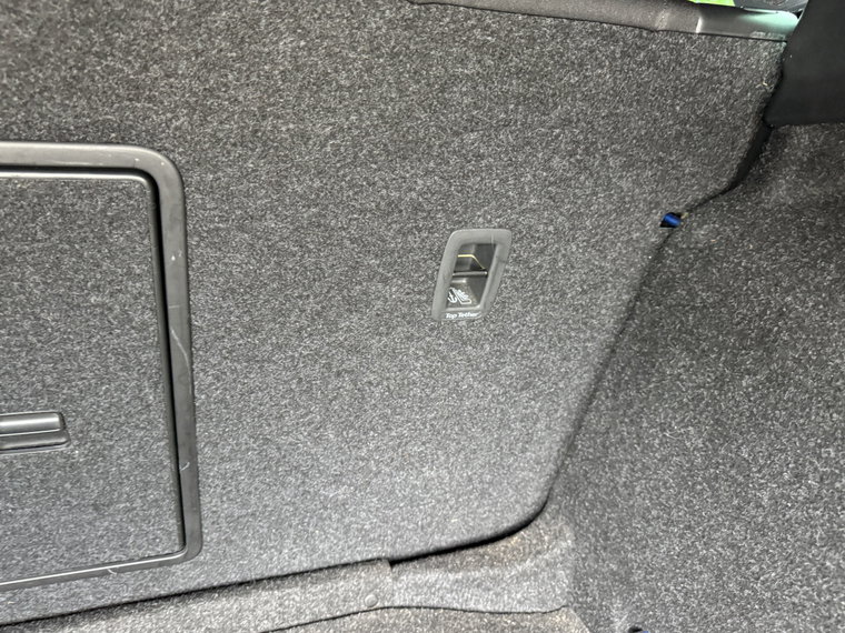 Vehicle Image 40