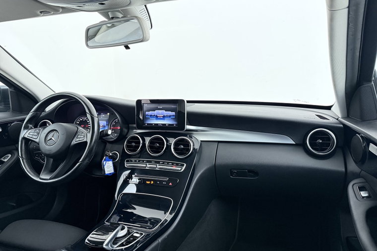 Vehicle Image 16