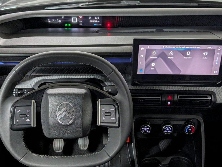 Vehicle Image 14