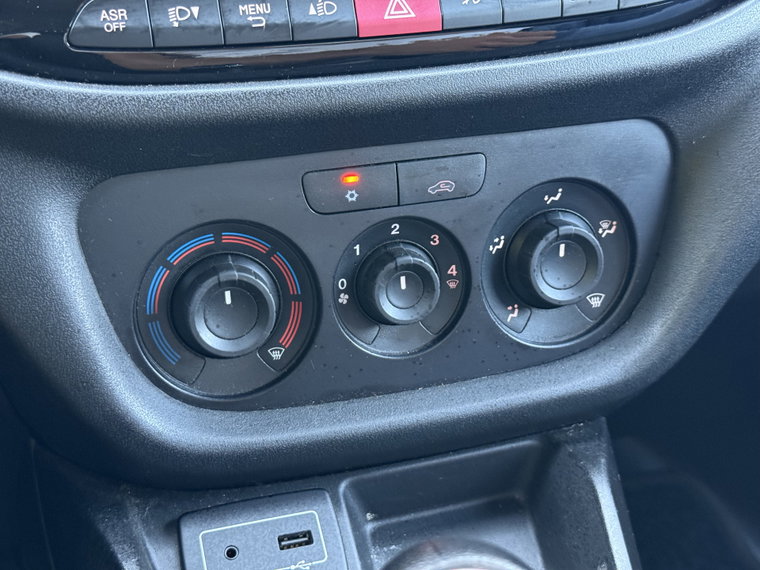 Vehicle Image 24