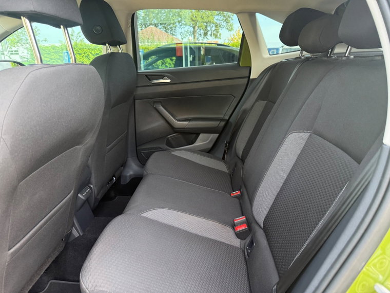 Vehicle Image 23