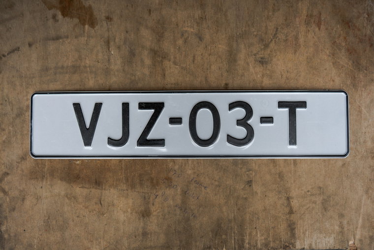 Vehicle Image 32