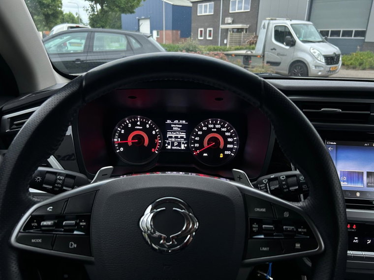 Vehicle Image 23