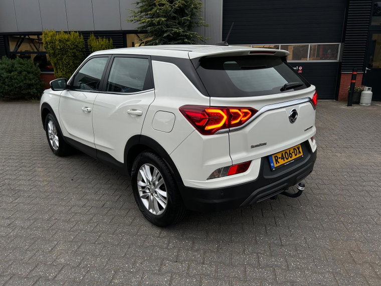 Vehicle Image 8