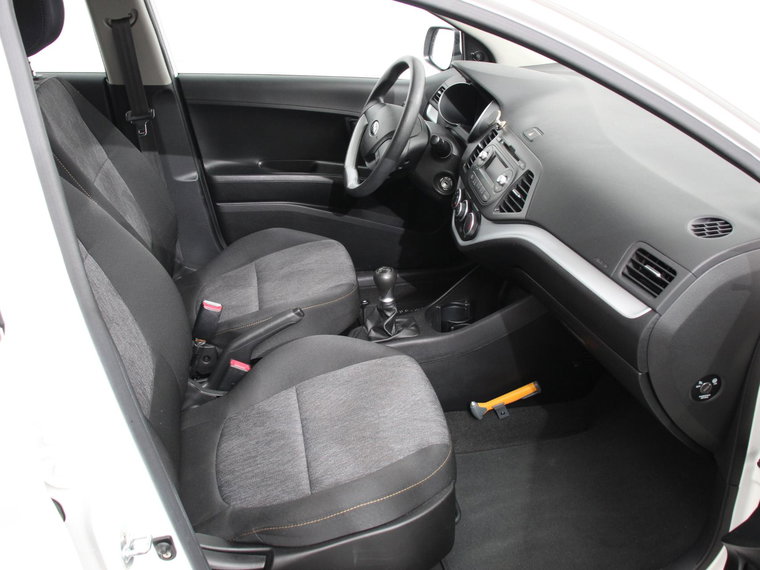 Vehicle Image 16