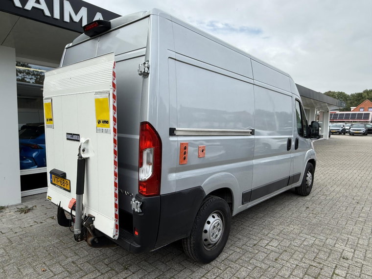 Vehicle Image 30