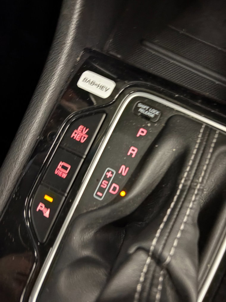 Vehicle Image 28