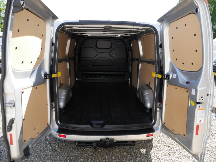 Vehicle Image 11