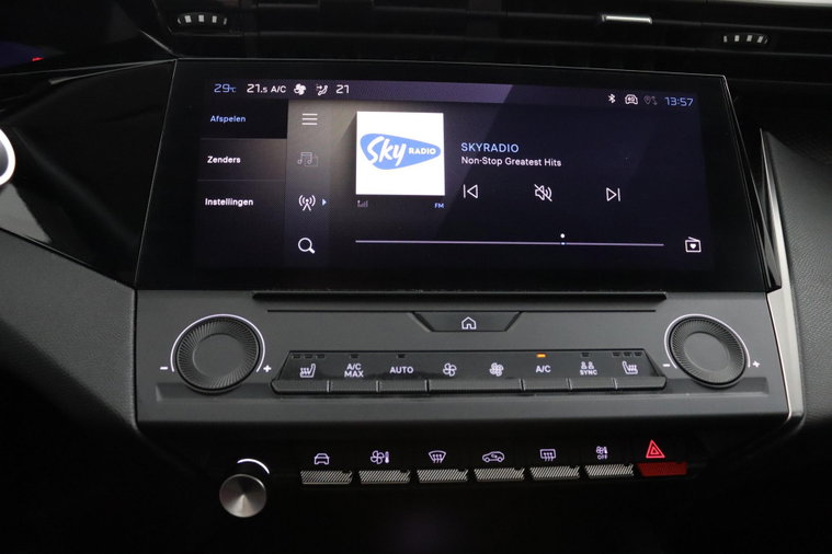 Vehicle Image 38