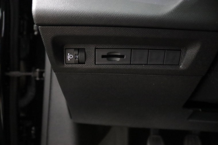 Vehicle Image 40